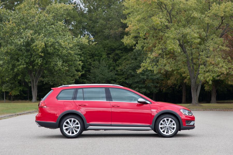  Volkswagen Golf Alltrack (Typ 5G) 2017 года  (NA) (фото 29 из 73)